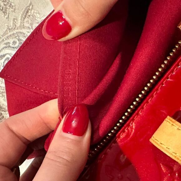 Louis Vuitton Bellevue handbag  - Picture 16 of 16